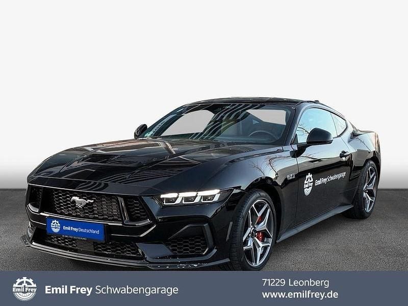 Absolute black metallic Gebraucht 2025 Ford Mustang GT Fastback Coupé | 55.950 € (Superpreis) - Bild 1/4