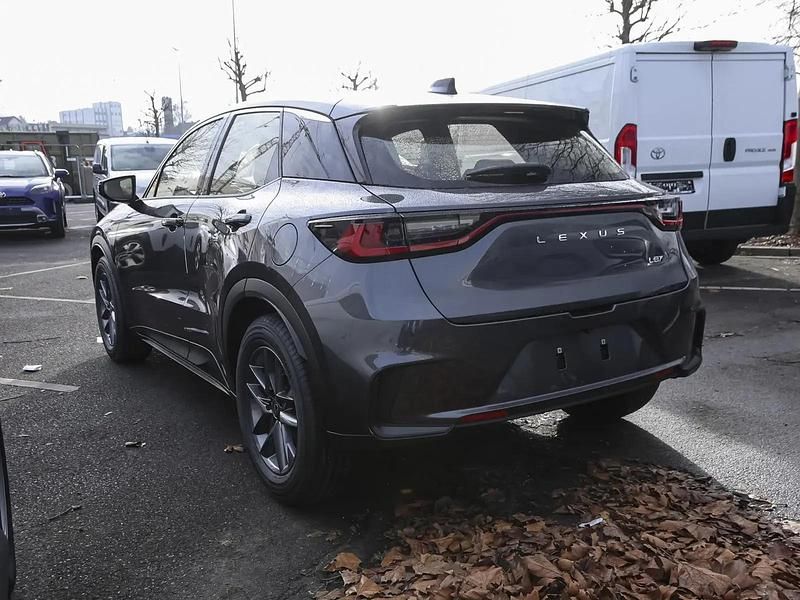 Neu Lexus LBX 136 PS (100 kW) 2026 Grau SUV