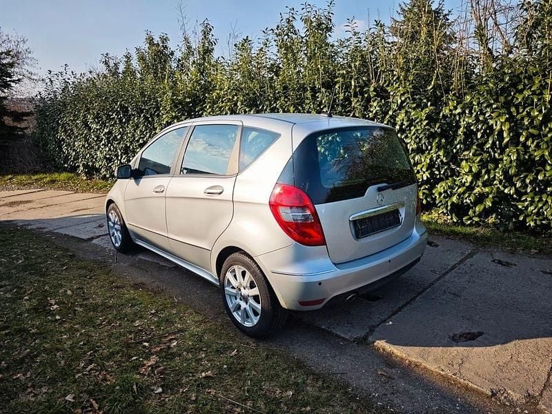 Gebraucht Mercedes A160 95 PS (69 kW) 2011 Silber Van / Kleinbus