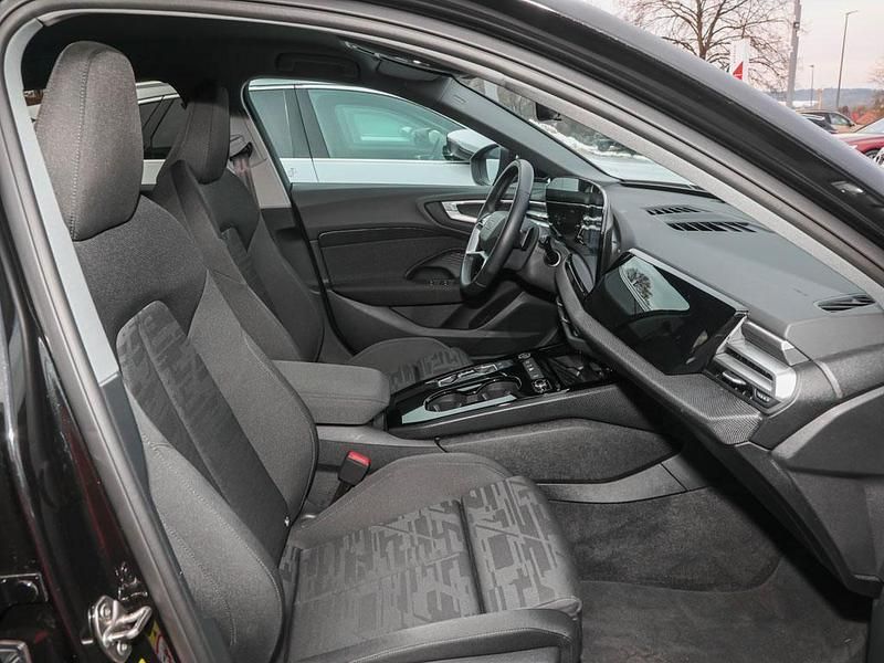 Gebraucht Audi A5 Sport 204 PS (150 kW) 2025 Mythosschwarz metallic (metallic) Kombi