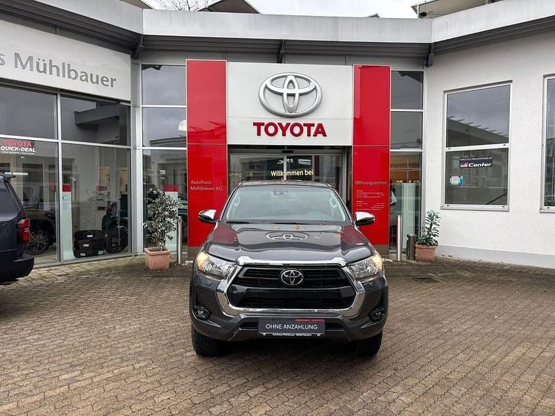 Grau Neu 2025 Toyota HiLux Comfort Abholung | 51.490 € (Superpreis) - Bild 1/4