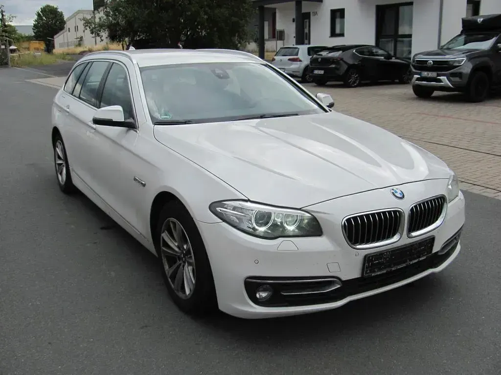 Gebraucht BMW 520 Luxury Line 190 PS (139 kW) 2015 Weiß Kombi