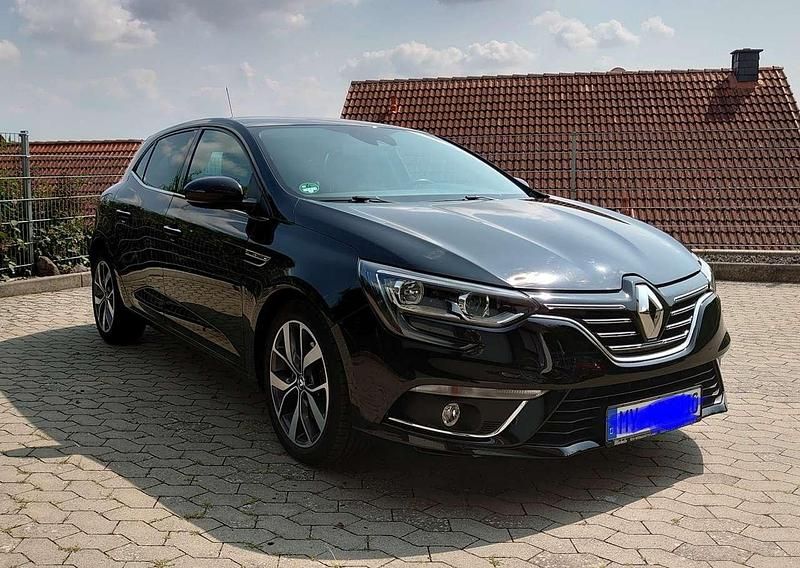 Schwarz Gebraucht 2016 Renault Mégane III Bose Edition Limousine | 10.800 € (Teuer) - Bild 1/4