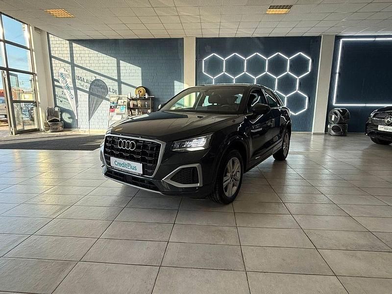 Grau Gebraucht 2021 Audi Q2 Advanced SUV | 23.999 € (Fairer Preis) - Bild 1/4