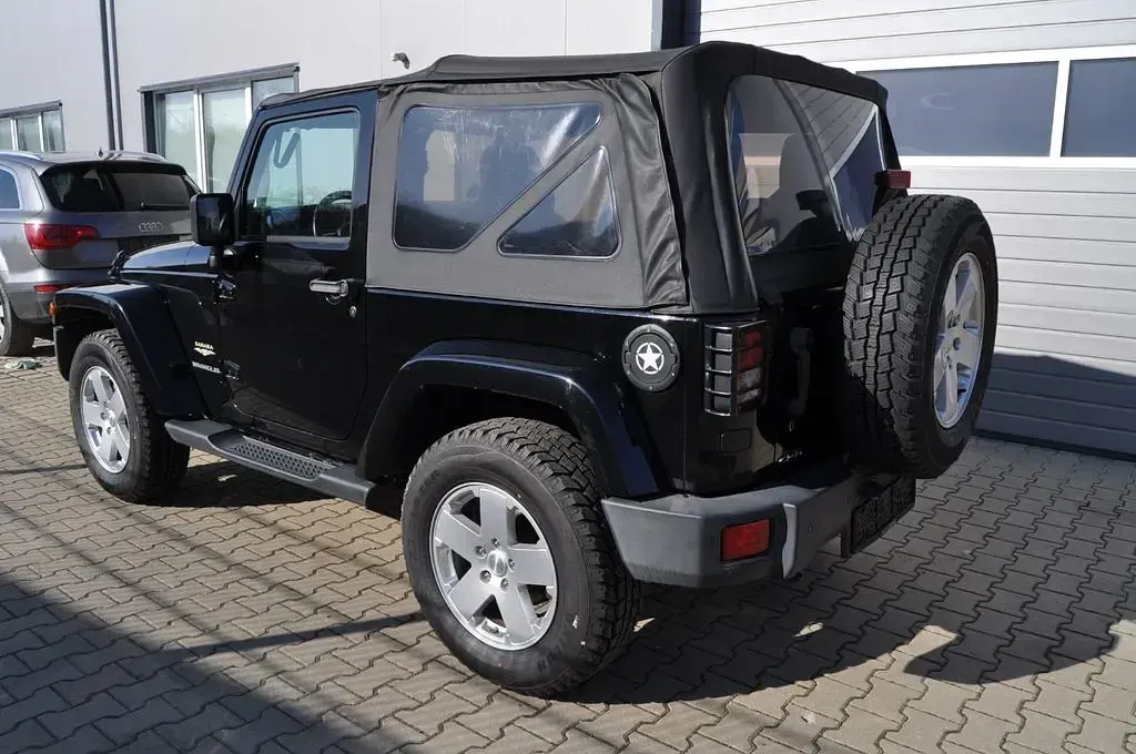 Gebraucht Jeep Wrangler Unlimited Sahara 200 PS (147 kW) 2015 Schwarz SUV