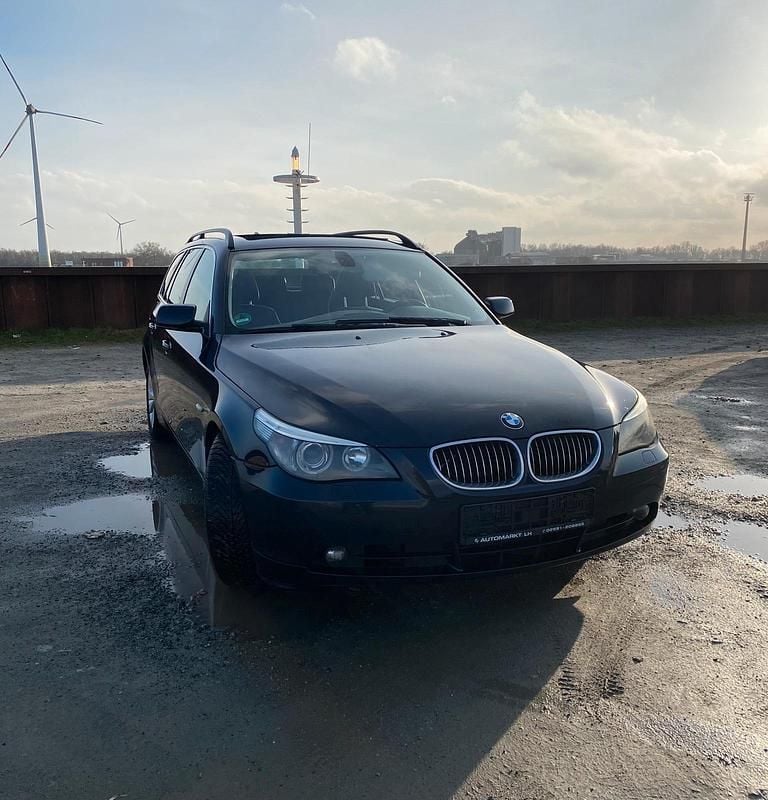Gebraucht BMW 525 197 PS (144 kW) 2006 Blau Kombi