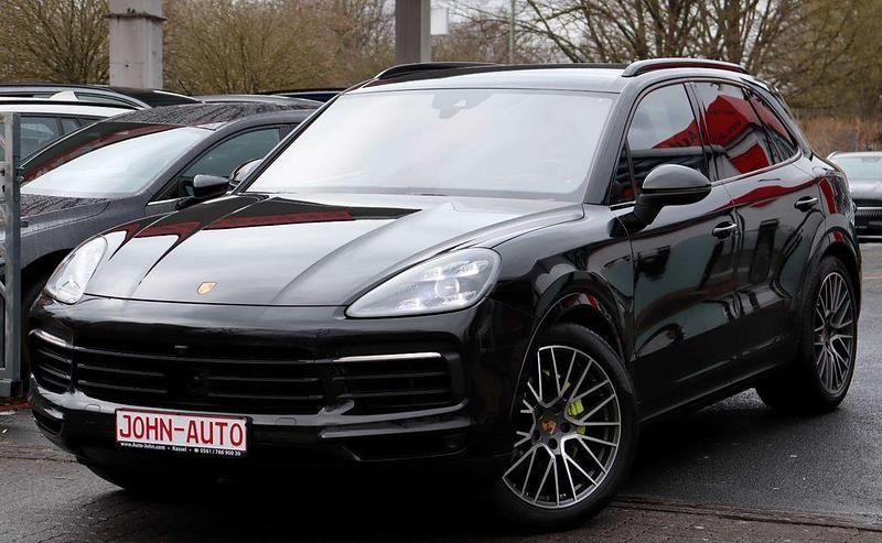 Gebraucht Porsche Cayenne Sport 476 PS (350 kW) 2021 Tiefschwarz SUV