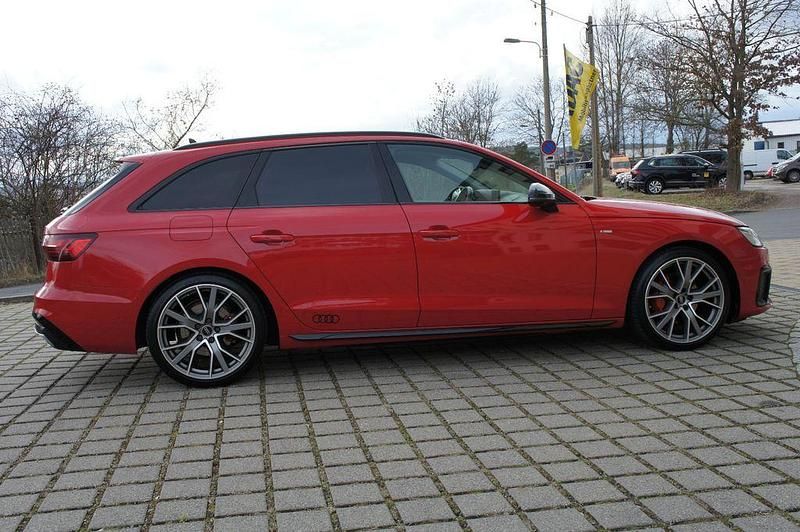 Gebraucht Audi A4 S-Line 204 PS (150 kW) 2022 Rot Kombi