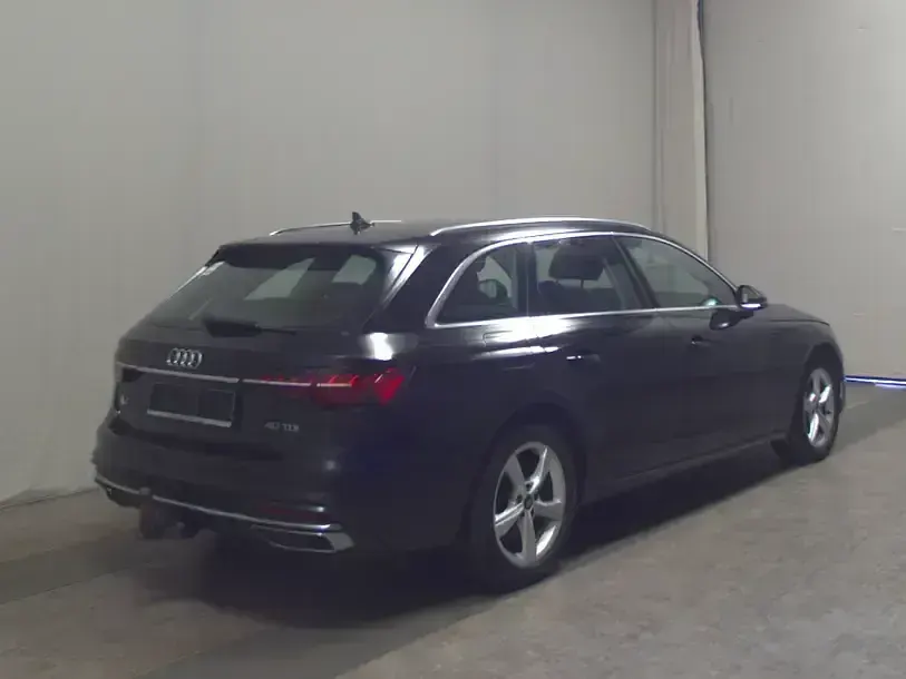 Gebraucht Audi A4 Advanced 204 PS (150 kW) 2022 Schwarz Kombi