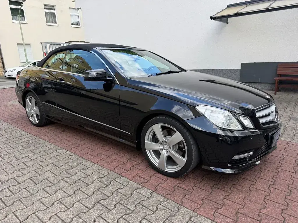 Gebraucht Mercedes E200 AMG 184 PS (135 kW) 2012 Schwarz Cabrio