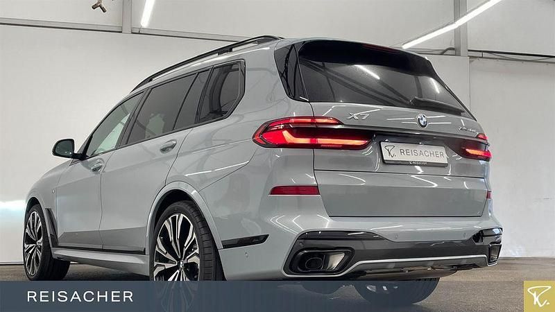 Neu BMW X7 Performance 352 PS (258 kW) 2025 Grau SUV