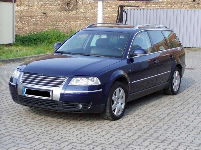 Blau Gebraucht 2003 VW Passat Highline Kombi | 5.200 € - Bild 1/4