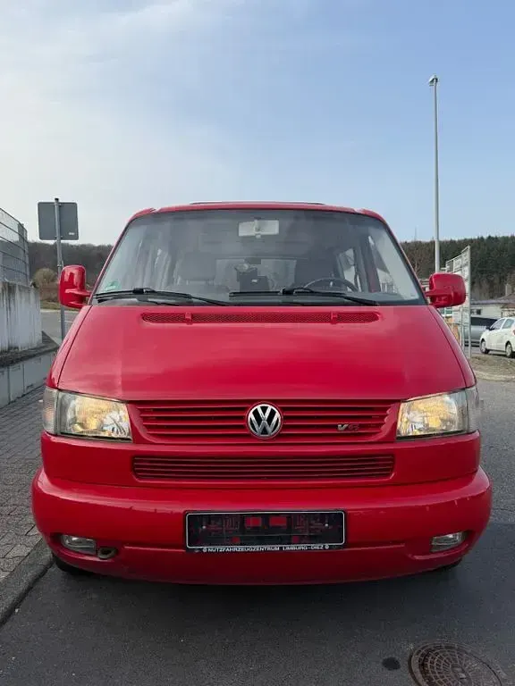 Second-hand VW Caravelle 204 CP (150 kW) 2000 Roșu Van