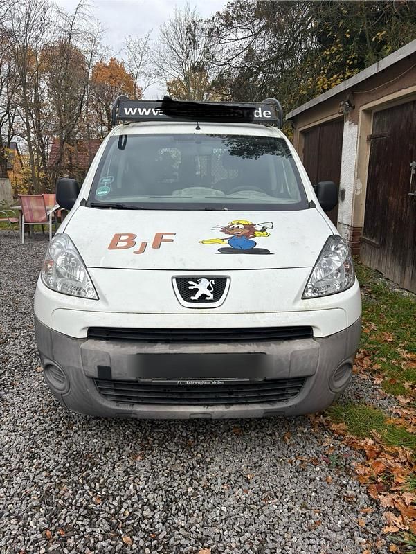 Weiß Gebraucht 2011 Peugeot Partner Van | 2.700 € (Superpreis) - Bild 1/4