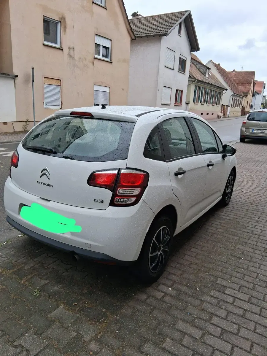 Gebraucht Citroën C3 SELECTION 68 PS (50 kW) 2013 Weiß Limousine