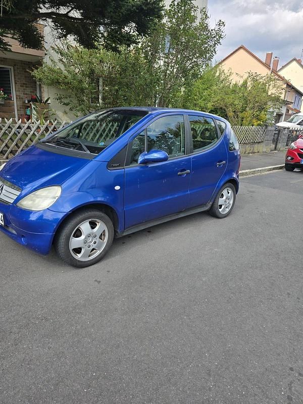 Blau Gebraucht 1998 Mercedes A140 Kleinwagen | 450 € (Superpreis) - Bild 1/4