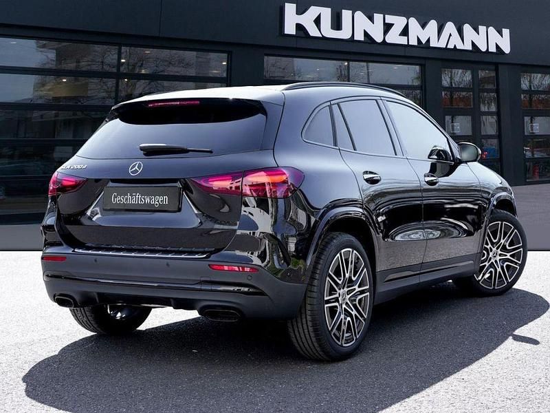 Second-hand Mercedes GLA200 AMG 150 CP (110 kW) 2026 Negru SUV