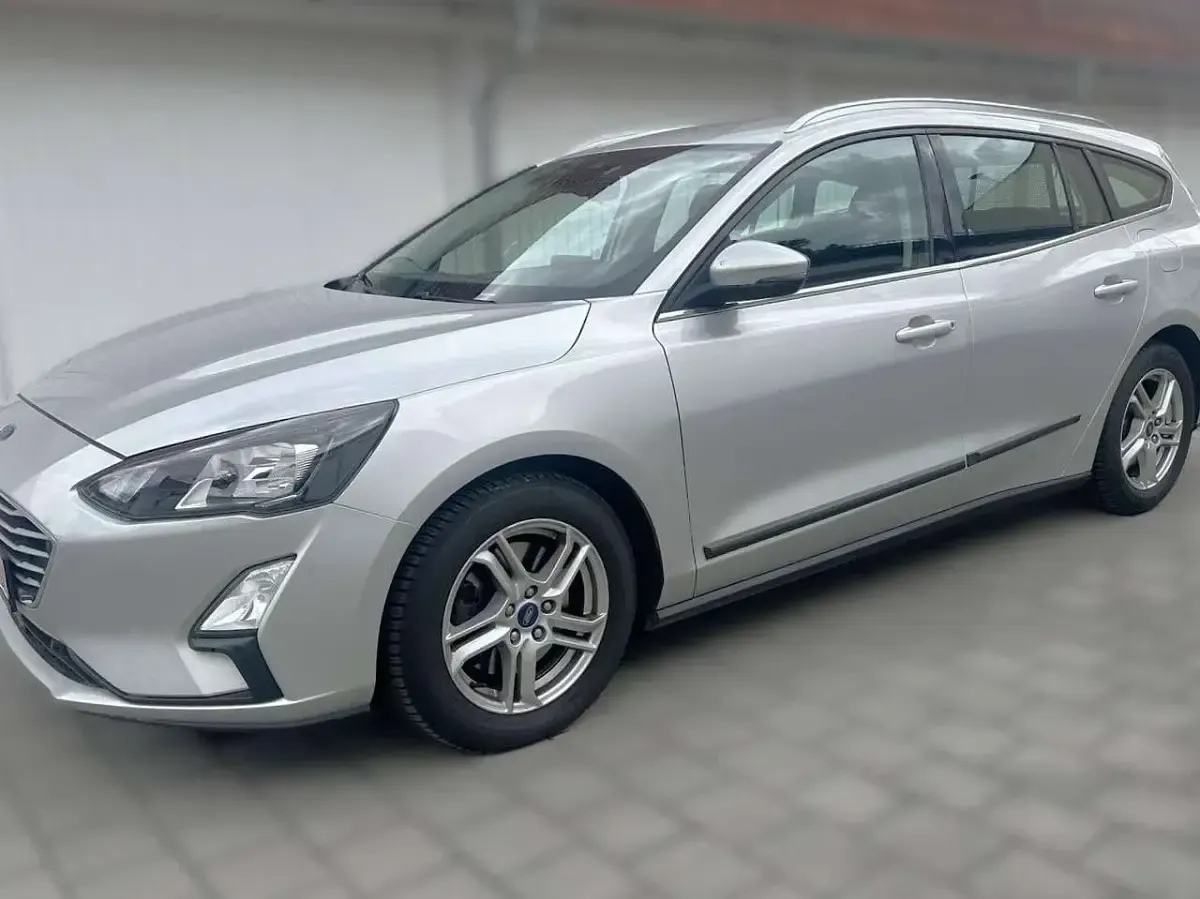 Gebraucht Ford Focus Cool & Connect 120 PS (88 kW) 2020 Polargrau Kombi