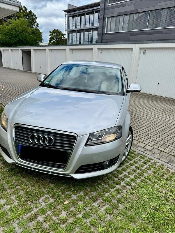 Grau Gebraucht 2009 Audi A3 Comfort Limousine | 4.650 € (Guter Preis) - Bild 1/4