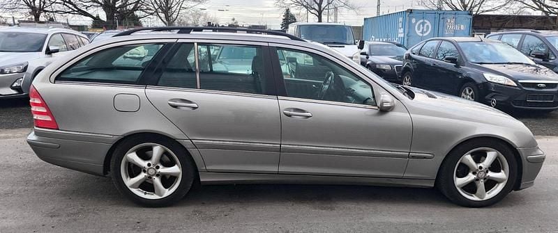 Gebraucht Mercedes C220 Elegance 150 PS (110 kW) 2004 Silber Kombi