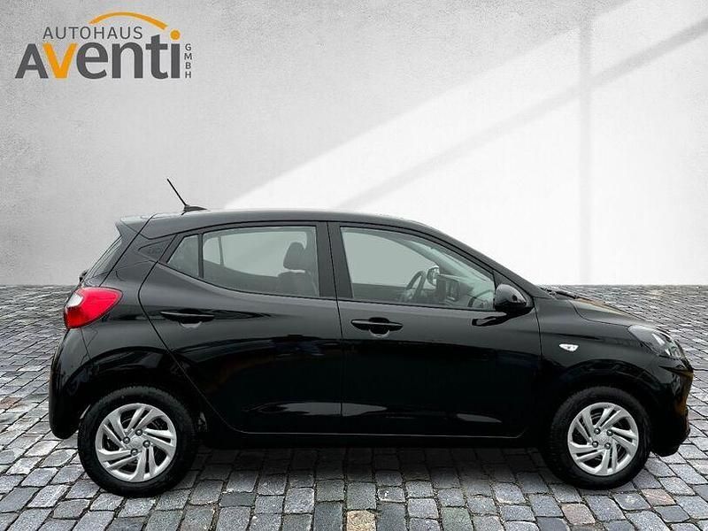 Gebraucht Hyundai i10 Select 63 PS (46 kW) 2025 Schwarz Kleinwagen