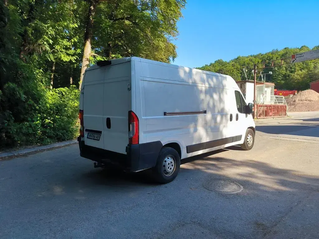 Gebraucht Peugeot Boxer 165 PS (121 kW) 2021 Weiß Van