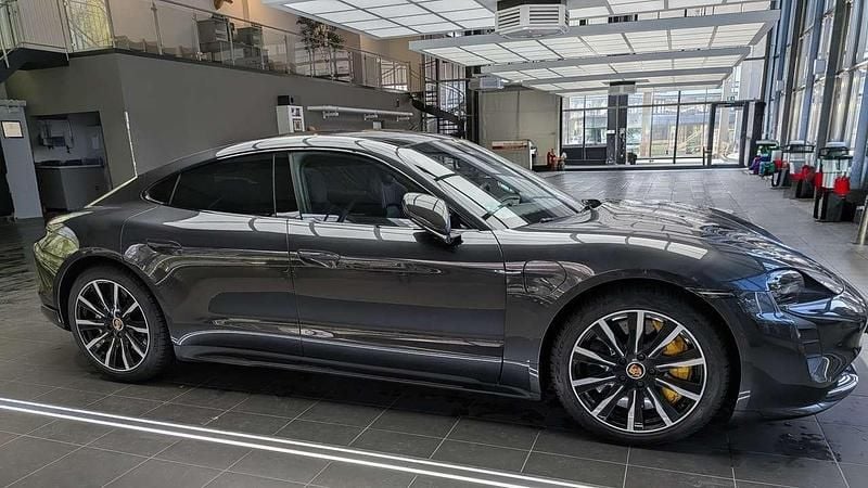 Gebraucht Porsche Taycan Turbo S 559 kW (761 PS) 2020 Grau Limousine