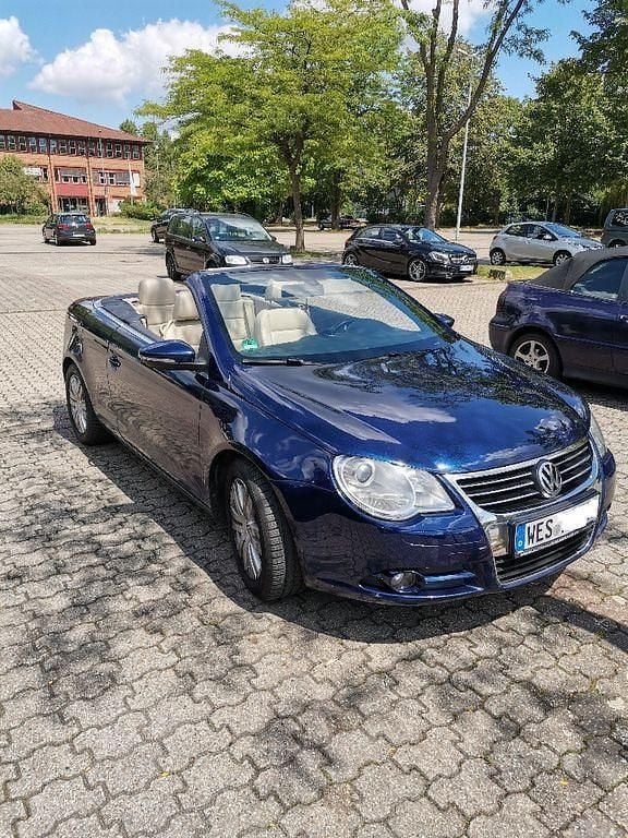 Blau Gebraucht 2009 VW Eos Edition Cabrio | 5.990 € (Fairer Preis) - Bild 1/4