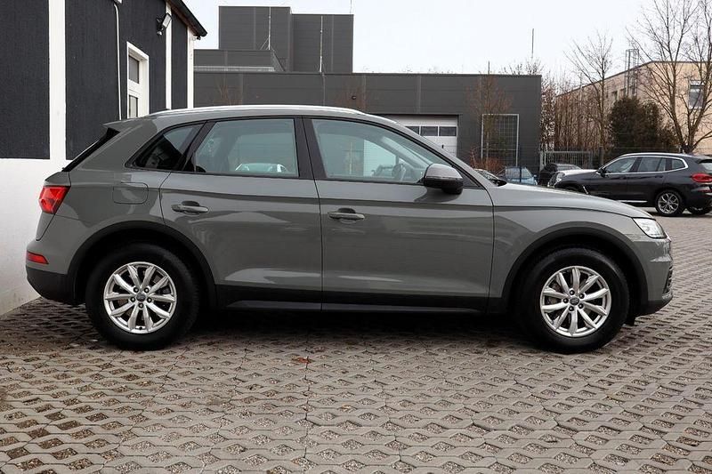 Gebraucht Audi Q5 Basis 163 PS (119 kW) 2020 Grau SUV