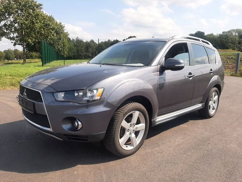 Grau Gebraucht 2010 Mitsubishi Outlander Invite SUV | 6.990 € (Guter Preis) - Bild 1/4