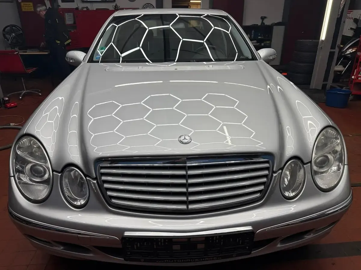 Gebraucht Mercedes E240 Elegance 176 PS (129 kW) 2003 Silber Limousine