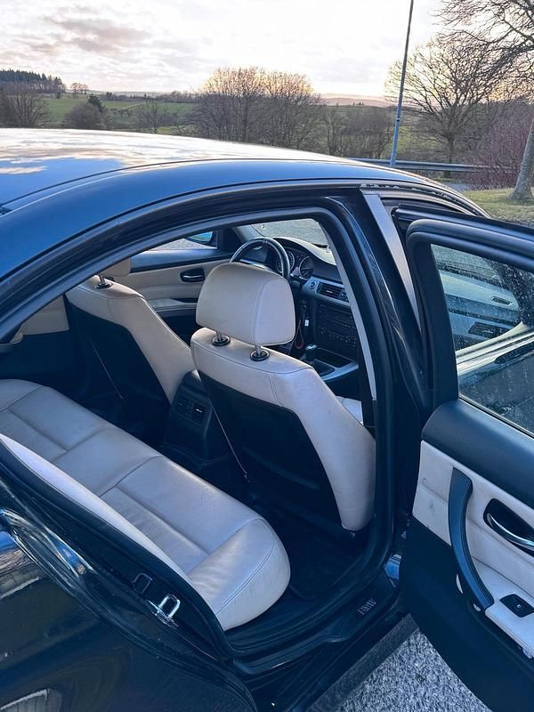 Gebraucht BMW 325 218 PS (160 kW) 2007 Schwarz Limousine