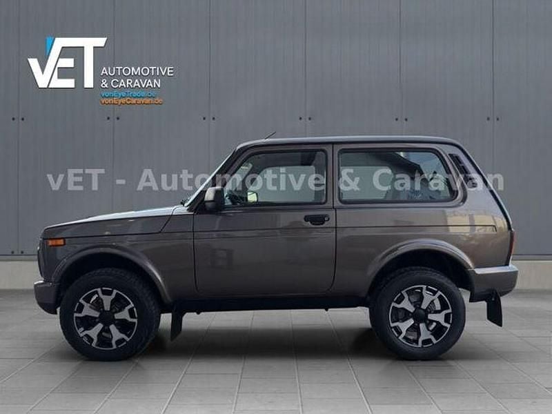 Gebraucht Lada Urban 83 PS (61 kW) 2022 Braun SUV