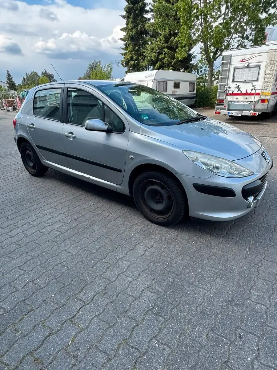 Gebraucht Peugeot 307 140 PS (102 kW) 2008 Silber Kleinwagen