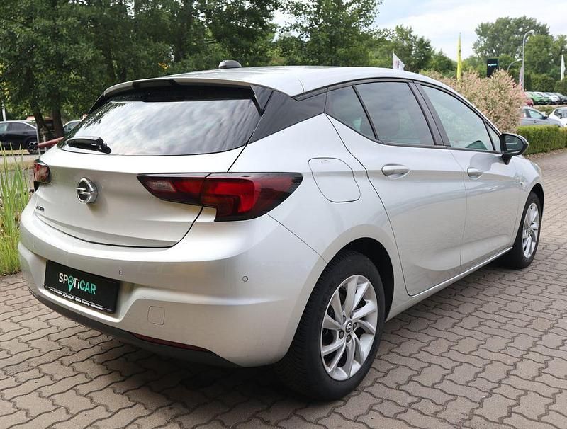 Gebraucht Opel Astra Edition 110 PS (80 kW) 2021 Silver metallic Limousine