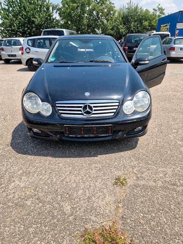 Schwarz Gebraucht 2005 Mercedes C180 Coupé | 2.250 € (Fairer Preis) - Bild 1/4