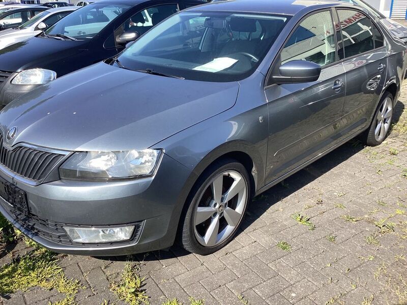Grau Gebraucht 2013 Skoda Rapid Elegance Limousine | 4.990 € (Fairer Preis) - Bild 1/4