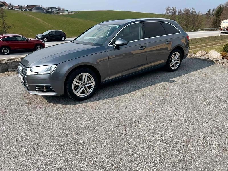 Używany Audi A4 Sport 190 KM (139 kW) 2017 Szary Kombi