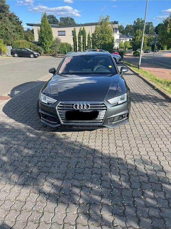 Schwarz Gebraucht 2019 Audi A4 Ambiente Kombi | 20.500 € (Guter Preis) - Bild 1/4