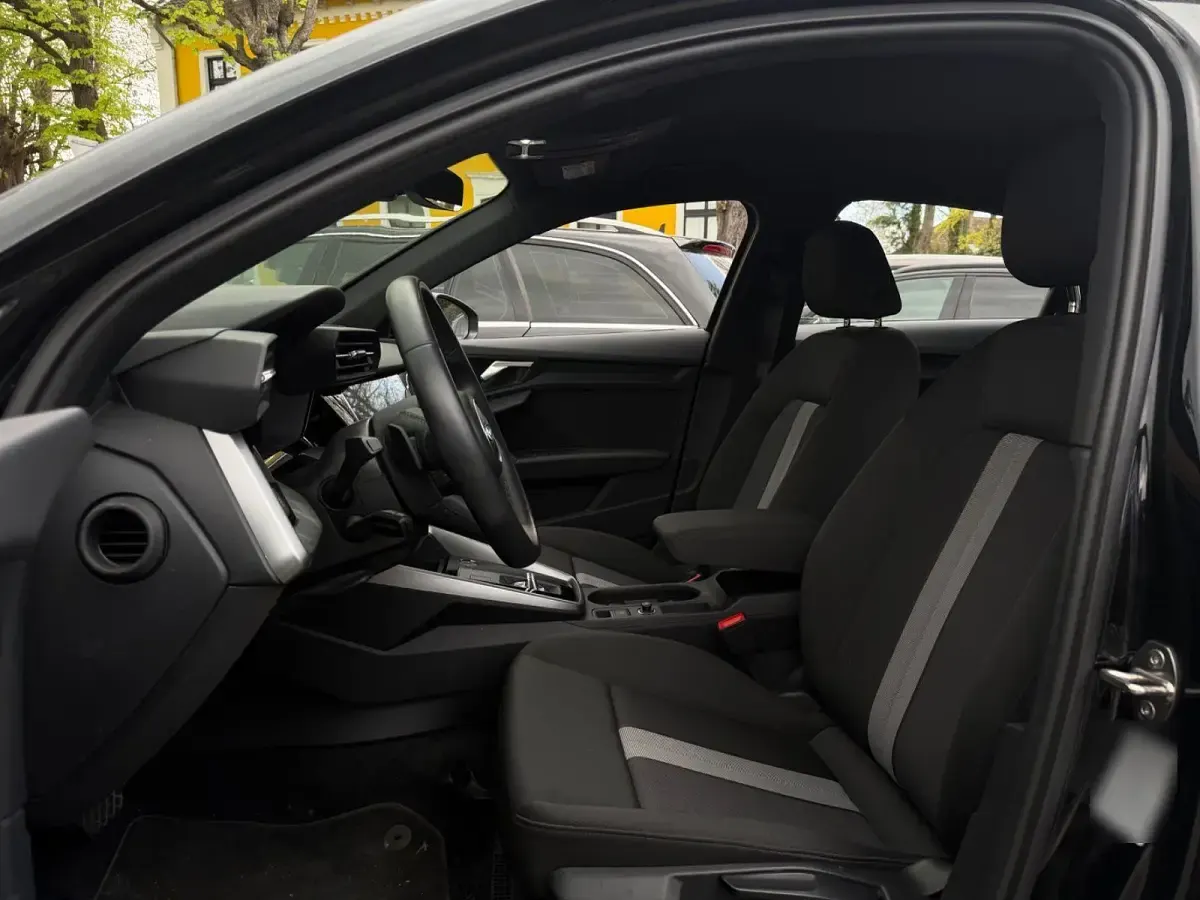 Usado Audi A3 Advanced 110 CV (80 kW) 2022 Negro Berlina