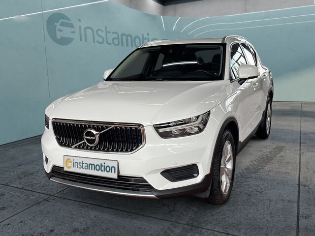 Weiß Gebraucht 2022 Volvo XC40 Momentum SUV | 28.600 € (Fairer Preis) - Bild 1/2