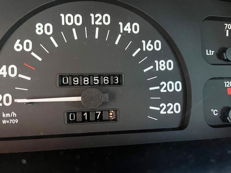 Gebraucht Opel Omega 116 PS (85 kW) 1987 Grau Limousine