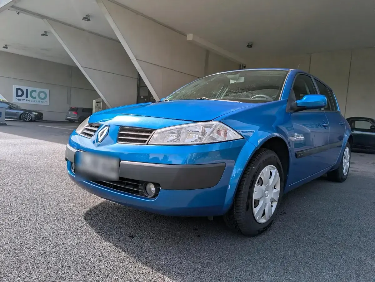 Gebraucht Renault Mégane 115 PS (84 kW) 2006 Blau Limousine