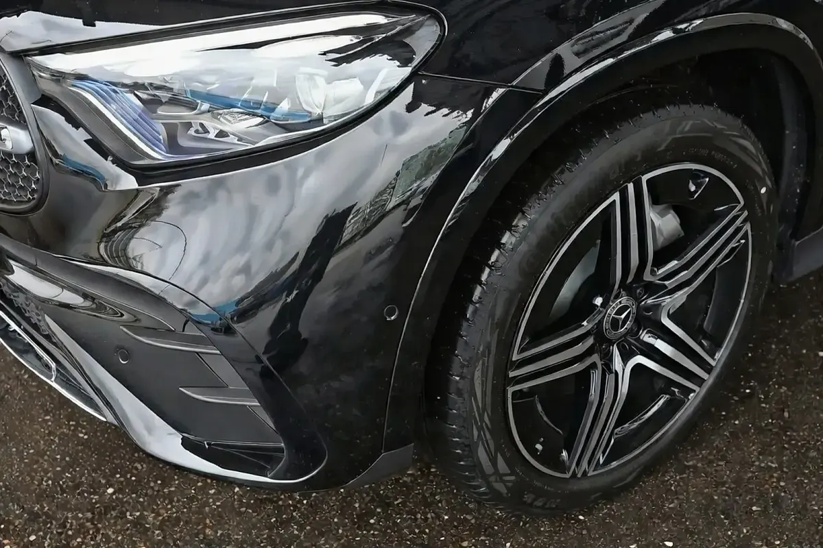 Gebraucht Mercedes GLC220 AMG 197 PS (144 kW) 2026 Metalliclack obsidianschwarz met SUV