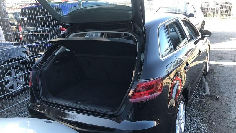 Second-hand Audi A3 Ambiente 105 CP (77 kW) 2014 Negru Berlinǎ