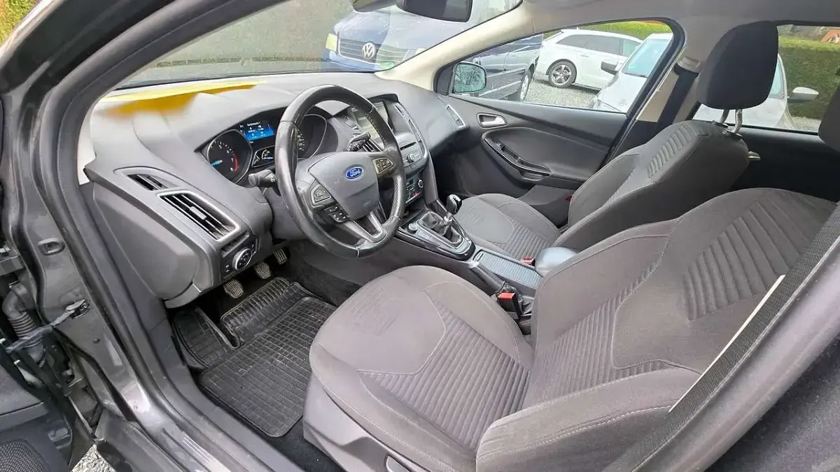 Gebraucht Ford Focus Titanium 150 PS (110 kW) 2016 Grau Kombi