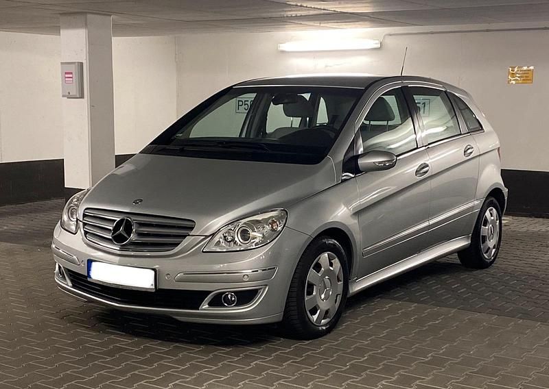 Silber Gebraucht 2007 Mercedes B200 Van / Kleinbus | 3.850 € (Superpreis) - Bild 1/4