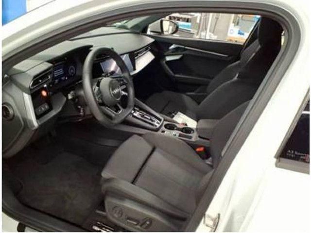 Gebraucht Audi A3 Ambiente 116 PS (85 kW) 2025 Gletscherweiß metallic Limousine