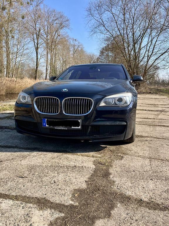 Gebraucht BMW 740 Performance 306 PS (225 kW) 2010 Schwarz Limousine