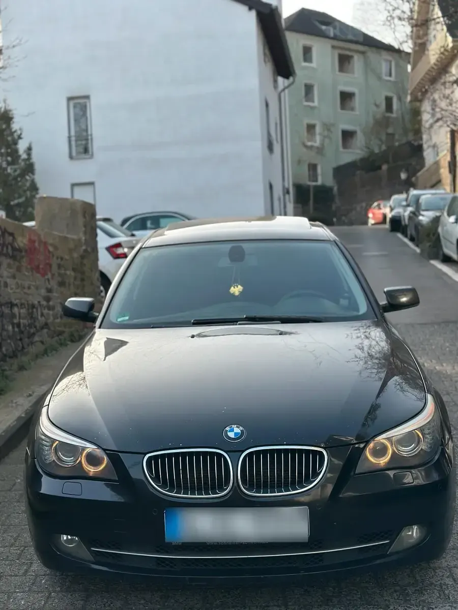 Gebraucht BMW 525 Exclusive 197 PS (144 kW) 2009 Schwarz Limousine